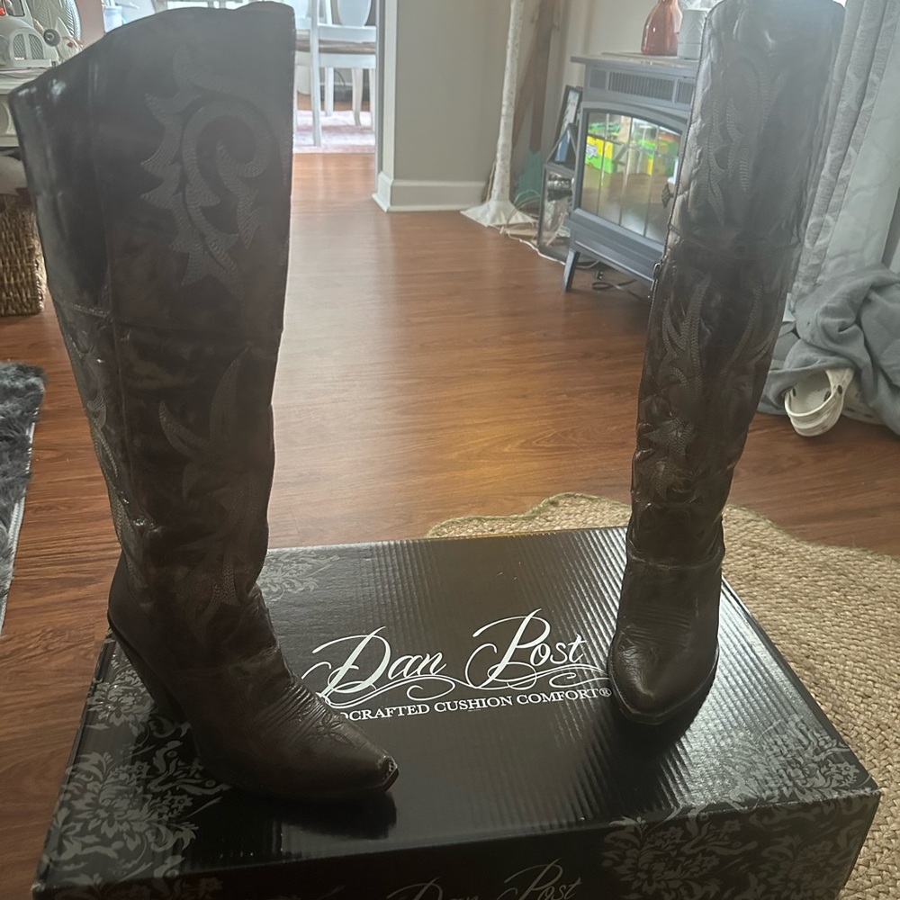 Dan Post Brown Heeled Boots